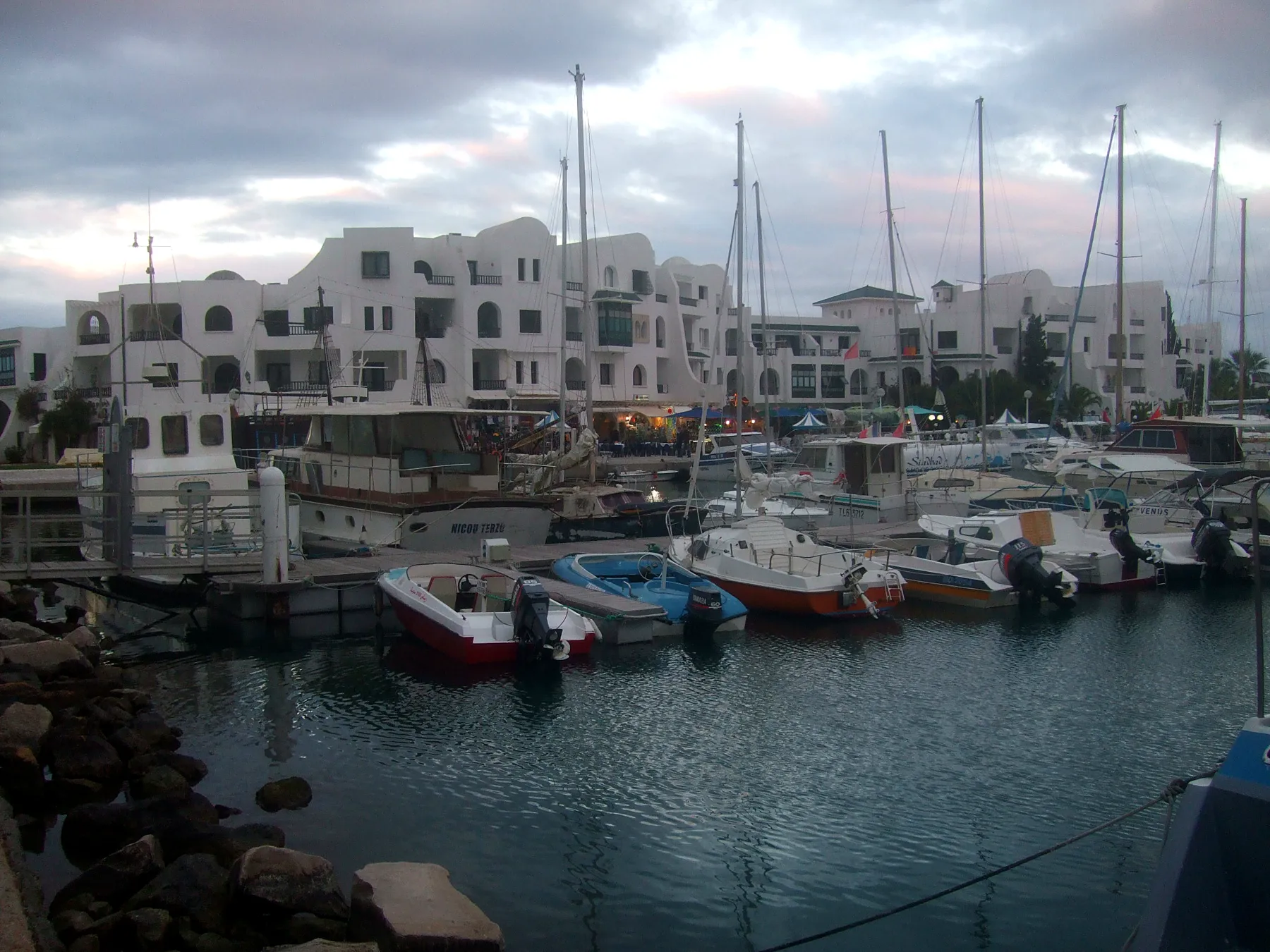 Voiliers amarrés dans la marina de Port El Kantaoui